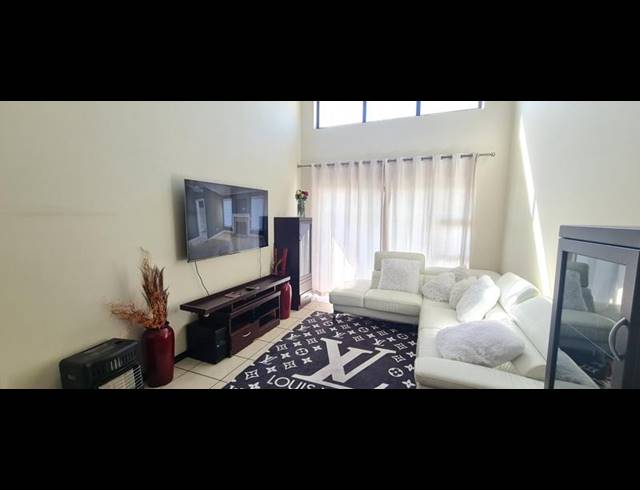 2 BEDROOM PROPERTY TO RENT IN GREENSTONE HILL